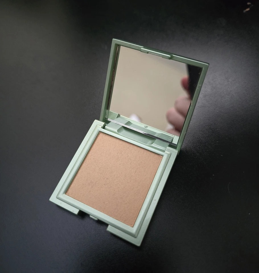 Iluminador Mally Mini Face Defender en Gorgois Glow nuevo descontinuado Foto 2 de 4