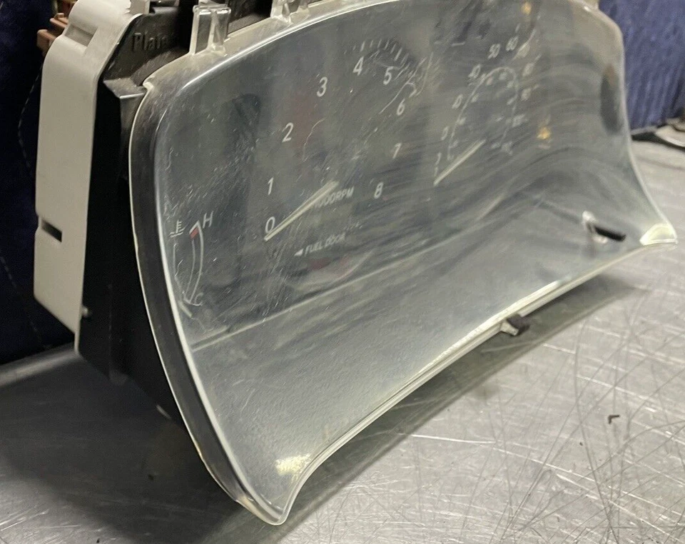 1998 - 1999 Chevrolet Prizm Instrument Gauge Cluster Speedo W/Tachometer 155,003 Foto 3 de 4