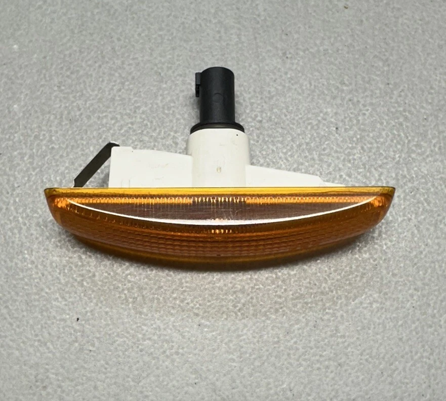 路虎 LR2 LR3 范围运动转向信号灯挡泥板标记灯 XGB000073 — 第 4/4 张图片