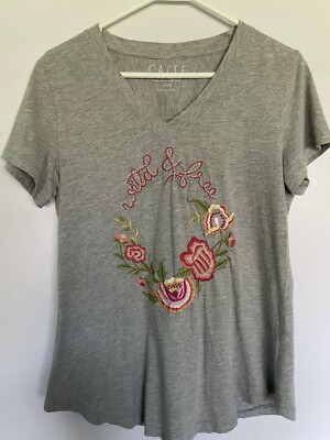 Caite Kyla Wild Free BOHO  Flower Embroidery V-Neck TShirt Small Grey Women NWT