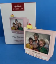 NEW The Golden Girls Ornament Hallmark “Light & Sound” Ornament