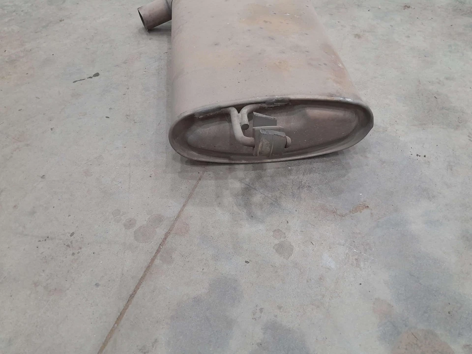 Silenciador de escape traseiro 2011 - 2015 Kia Sportage 2.4L fabricante de equipamento original 287003W100 - Imagem 2 de 4