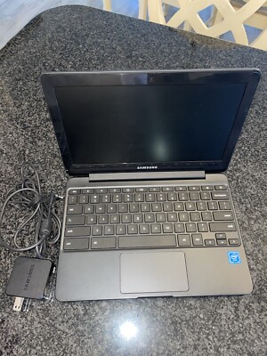 Samsung Chromebook 3 4GB Ram 16GB SSD 11.6-Inch Laptop - Black - XE500C13-K02US