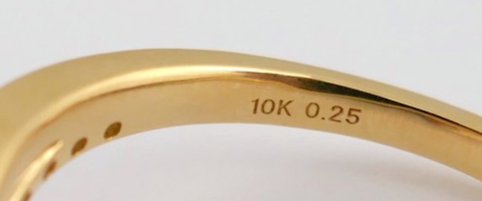 Michael Hill 10ct Yellow Gold Ladies Diamond Ring Size Z 0.25ct TDW