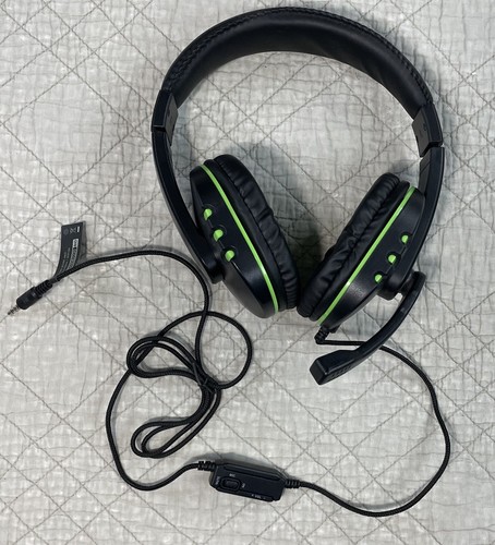 dreamGEAR Gaming Headset (Black/Green) - Picture 2 of 14
