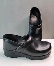 Dansko Womens Clogs Size 38 WIDE US 7.5 - 8 Wide Black Leather Professional, GUC
