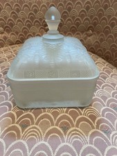 Vintage Tiara Bee-style Honey Box in Frosted Satin 🐝