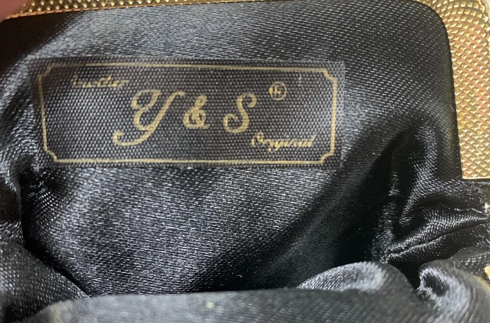 复古黑色金属网状香烟眼镜盒硬币钱包 Kisslock 金色框架 — 第 4/4 张图片