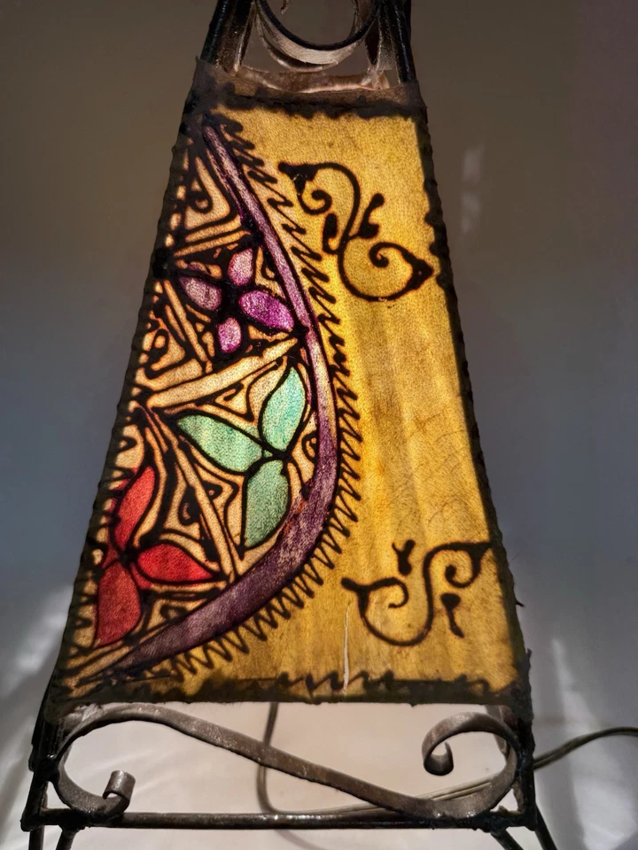 Lámpara de mesa/henna marroquí de piel de cabra/henna hecha a mano de colección hierro forjado multicolor Foto 2 de 4