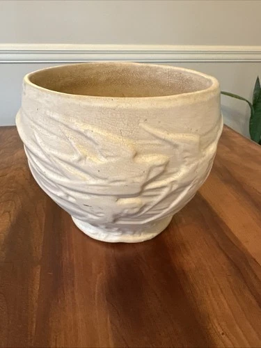 1930s McCoy Art Pottery Swallows In Flight Jardiniere Matte Earth Tone 7" x 7”