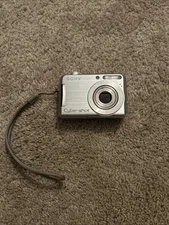 Sony Cyber-Shot DSC-S700 7.2MP Digital Camera BLURRY Read Description