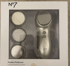 Boots No7 Perfect Pedicure Foot Smoothing System Gift Set