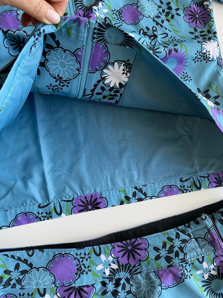 Bolle女式蓝色花卉2件 网球/高尔夫套装上衣和短裙 ~ 裙子套装 XL 码(2XL) — 第 4/4 张图片