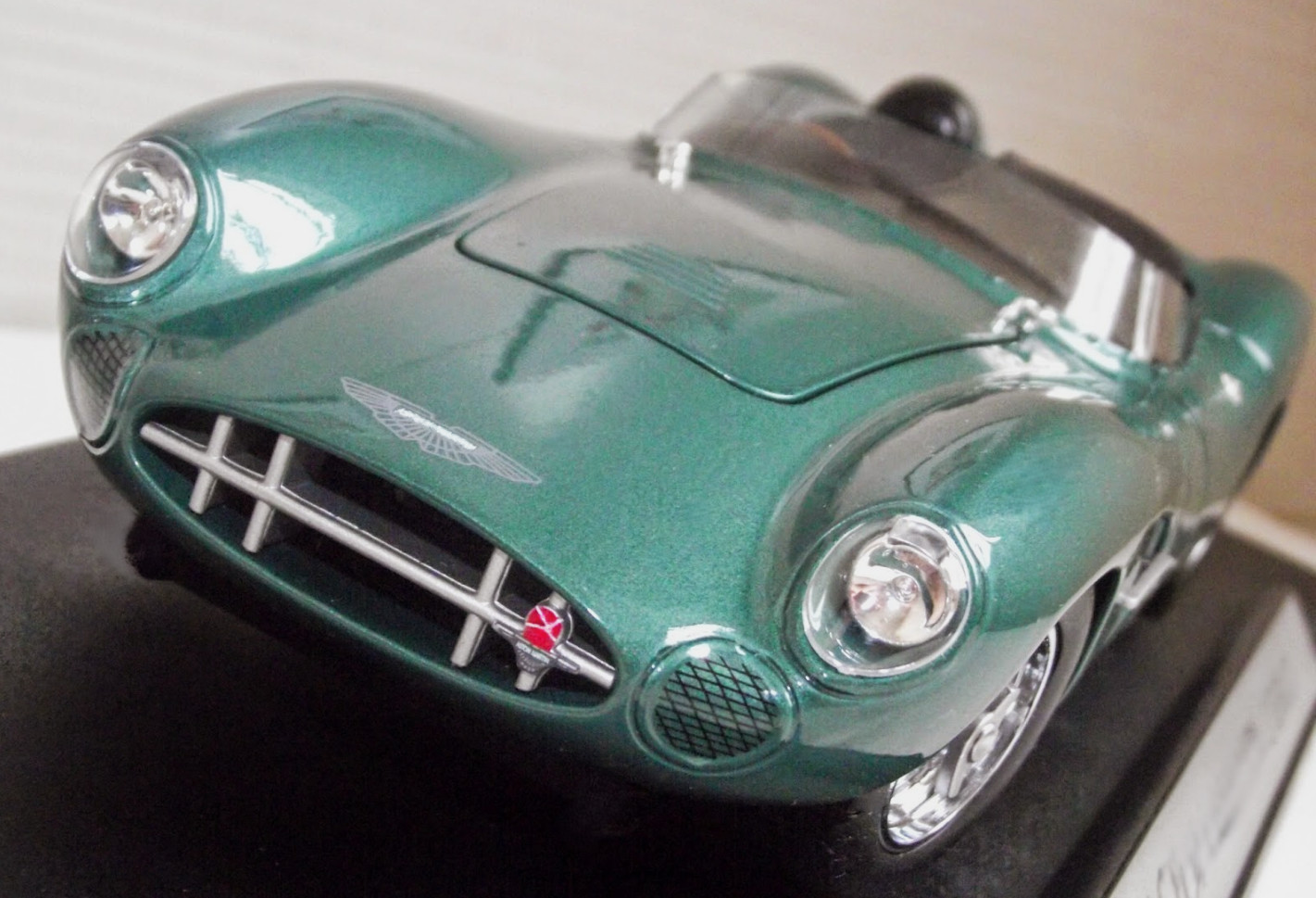 1950s Ferrari Engine in Le Mans Race Car Custom Built Metal Body1:18SCALE MODEL