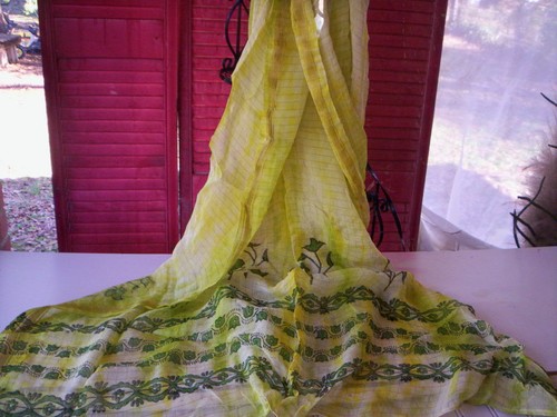 Ombre sheer shawl/Spring shawl/Head piece/Throw scarf/Head wrap/floral shawl - Picture 2 of 4