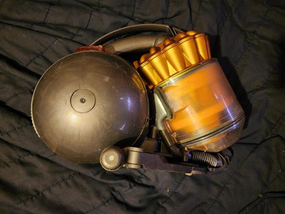 DYSON Vacuum Cleaner DC39