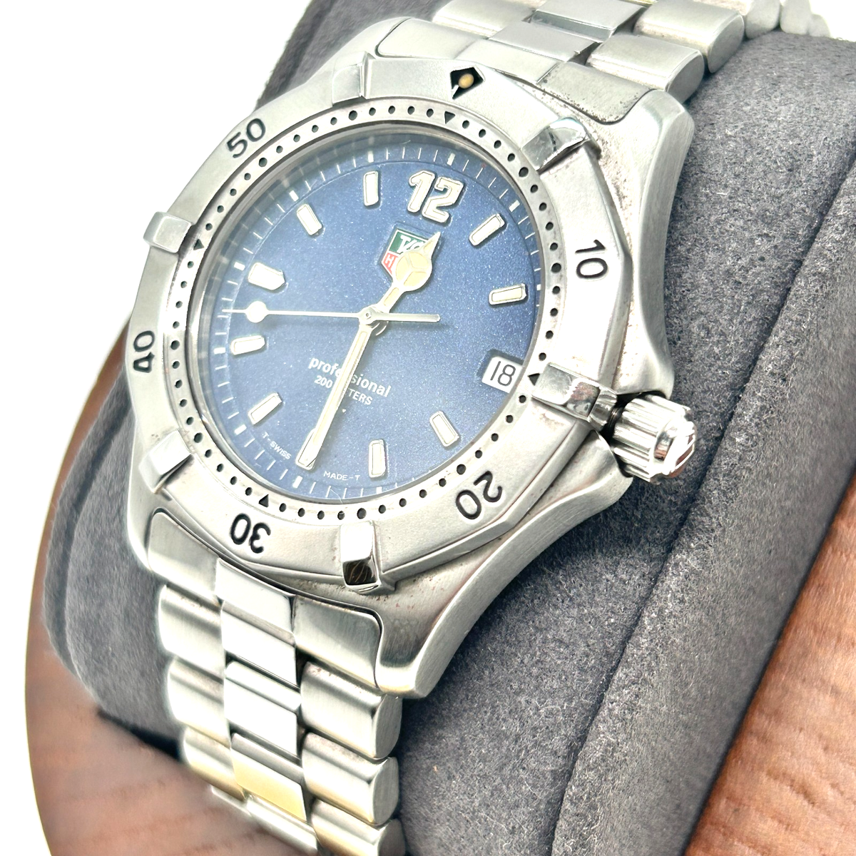 TAG Heuer 2000 Professional 200M　OY507 TAG Heuer Professional 2000 Chronograph – Analog:Shift