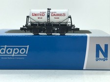 DAPOL N GAUGE 2F-031-015 UNITED DAIRIES 6whl MILK WAGON  + BOXED EX SHOP STOCK