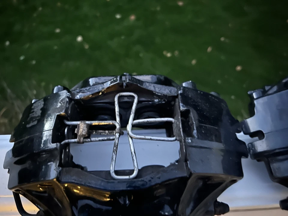 Pinzas de freno delanteras Porsche 944 Turbo S2 968 951 20.4691.00 20.4692.00 Foto 2 de 3