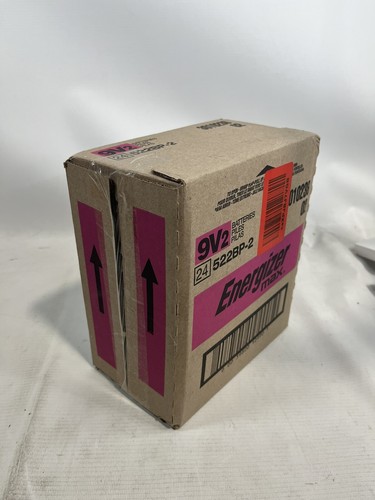 (48 Batteries) Energizer Max 9V Batteries Alkaline 9 Volt Batteries - Picture 2 of 2