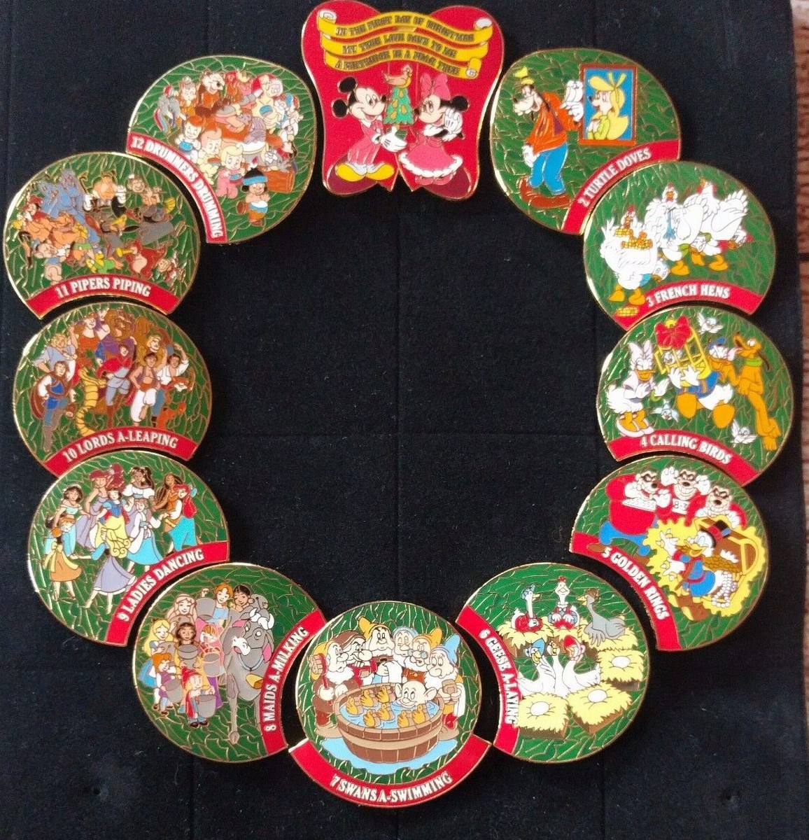 Disney Pins 12 Days of Christmas 2000 Wreath 70+ Characters