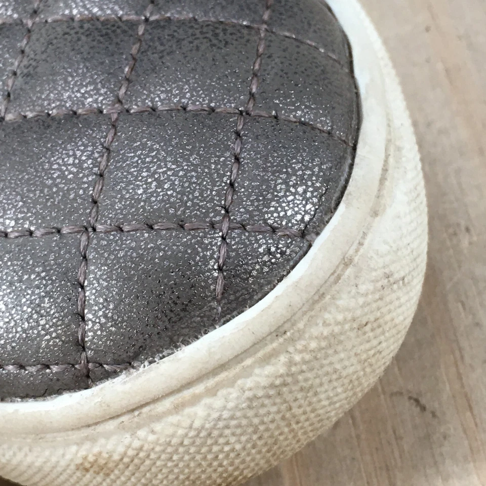 Steve Madden Zapatos Jóvenes 3 Niñas Jexcelnt Acolchado Sin Cordones Mocasín Gris Metálico Foto 4 de 4