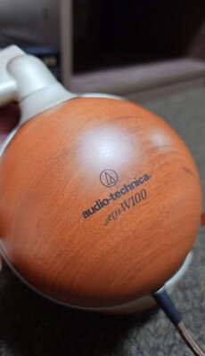 Audio-Technica ATH-W100 Vintage Woodie Headphones Beautiful Audio-Technica ATH-W100 Vintage Woodie Headphones Beautiful