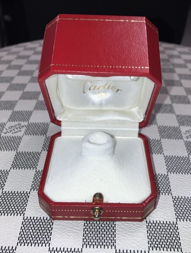 Authentic CARTIER Ring Box ( 4202 ) 2.25 x 2.25 x 2 inches. - Picture 2 of 9