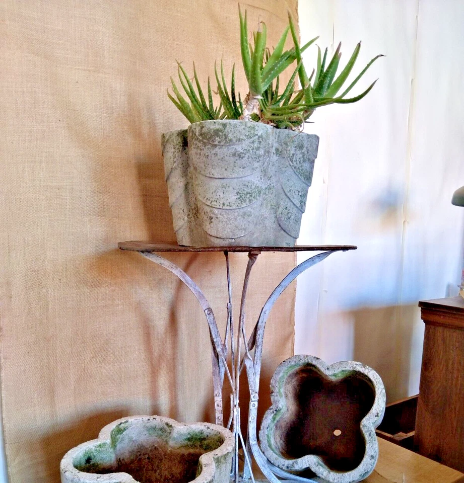 individual mid century cast stone planters - Image 4 of 4