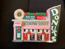 2003 Coca Cola Town Square Collection "Betty's Donuts"