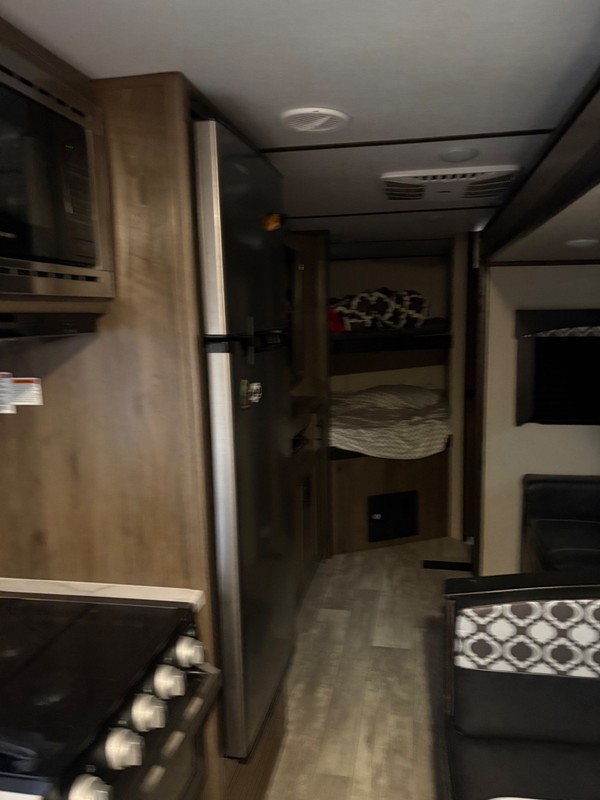 2020 Primetime Avenger Camper - Image 5