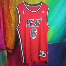 LeBron James Memorabilia Falls Further Behind Kobe Bryant, Michael Jordan 5