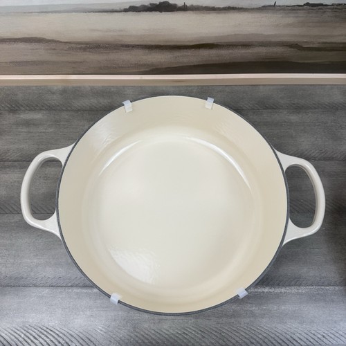 Le Creuset Signature Enameled Cast Iron Wide Dutch Oven 6 3/4 Qt Brioche Read - Picture 9 of 16