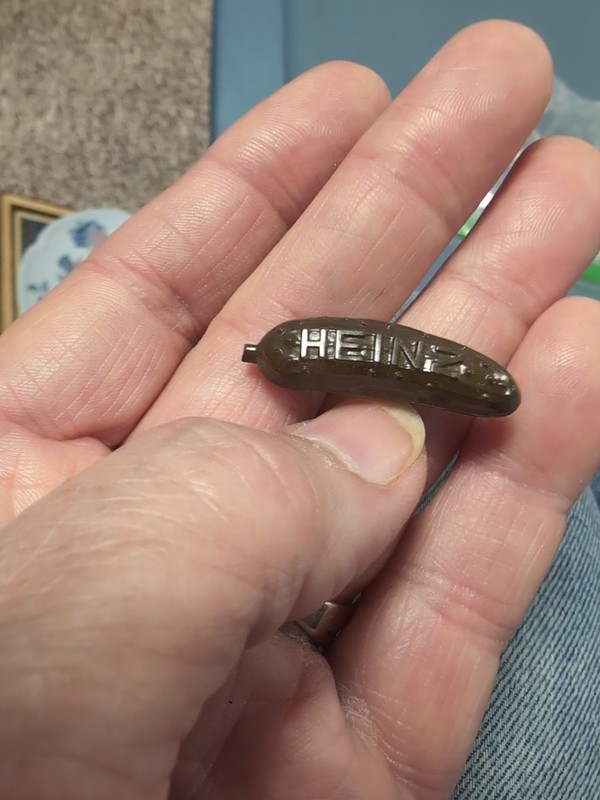 Vintage Heinz 1939 Worlds Fair Pickle Promo Hat Lapel Pin 
