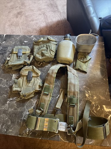 US Army Military Issue Belt, Canteen Cup, 2 Ammo Pouches Complete Webbing￼