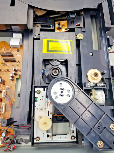 Yamaha CDC-595 5 Disc CD Compact Disc Player Vintage FAULTY For Parts or Repair - Picture 5 of 24