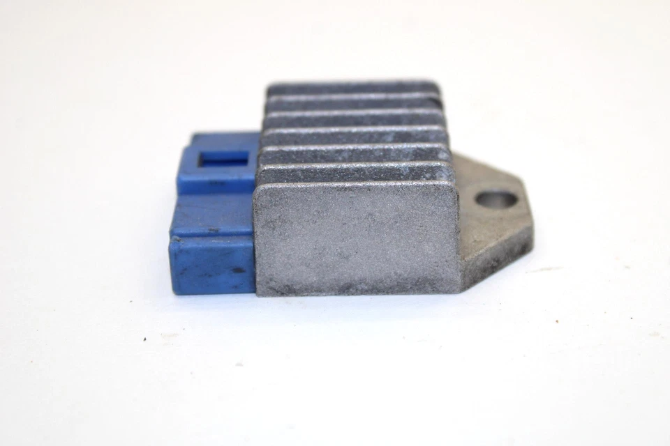 Yamaha Vmax 600 1995 OEM regulador de voltaje 8AB-81910-00-00 Q2427 Foto 4 de 4