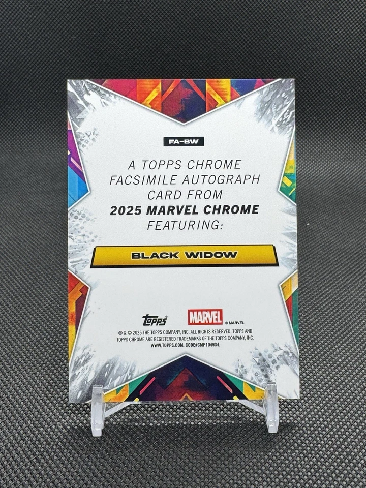 2025 Topps Chrome Marvel - Black Widow Faksimile Auto Gold Wave Refractor /50 - Bild 2 von 4