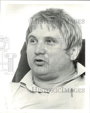 1983 Press Photo Walter Rode, rent free apartments manager in Houston