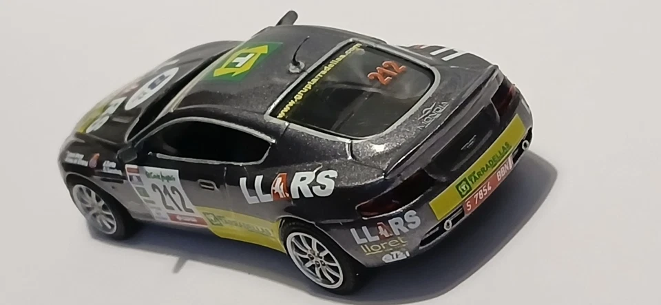 ASTON MARTIN ALTAYA 1/43 TRANSFORMADO EN ZURITA RALLY CANARIAS 2007 - Immagine 2 di 4