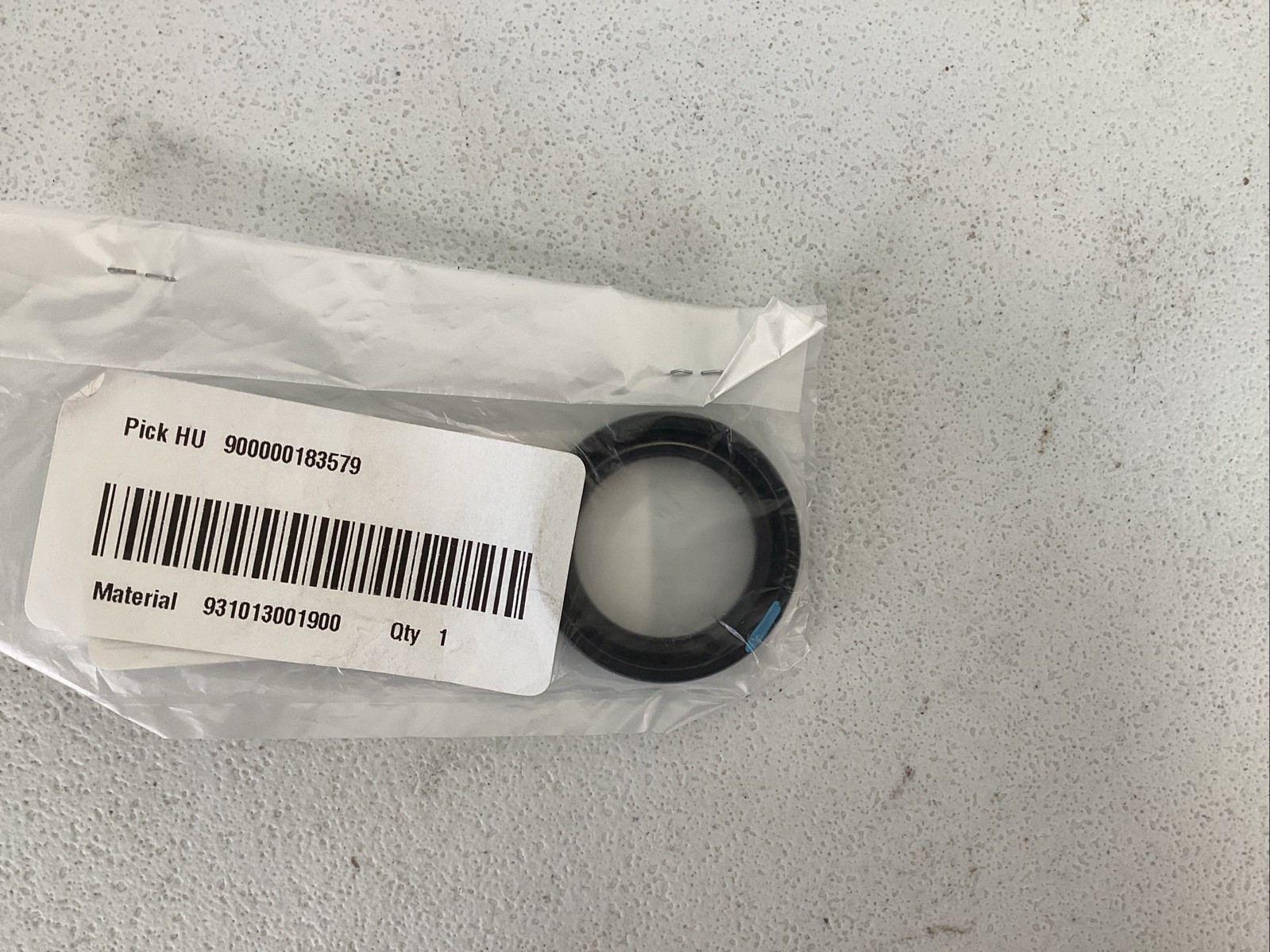 New OEM Yamaha Lower Unit Oil Seal 93101-30019-00