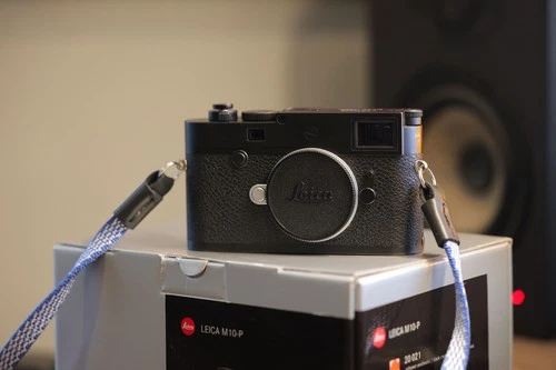 Leica M10-P 24 MP  - Chrome Black - Near Mint with extra battery, thumb grip