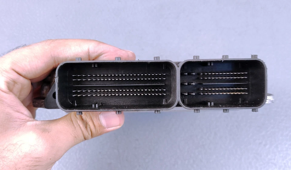 Chevrolet Opel vauxhall Holden Captiva CG Engine Control Unit ECU ECM 0261209318 - Image 3 of 4