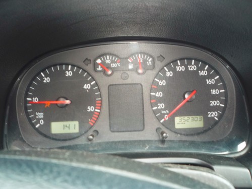SCHLACHTFEST-VW-GOLF-IV- Bj-1999-4Tür-ZUSTAND+DATEN-siehe Bilder-STOßSTANGE-HINT - Bild 5 von 20