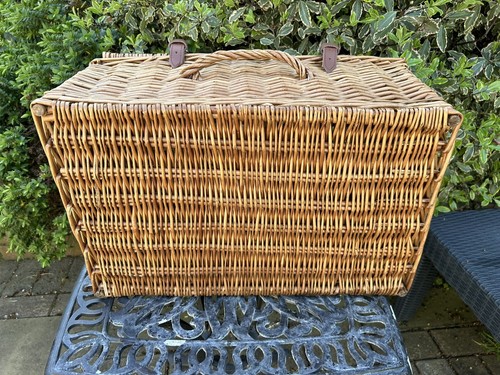 FORTNUM AND MASON F&M WICKER PICNIC BASKET HAMPER - LEATHER HANDLES - FREE P&P - Picture 4 of 4