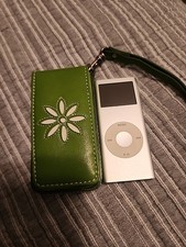 Apple iPod Nano 2nd Generation 2GB Silver Model A1199 MP3 Player Untested
