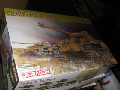 Complete Sd.Kfz.171 Panther D Premium Edition by Dragon in 1/35 scale from 2006