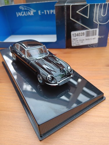 Autoart 1/43 Jaguar E-Type Coupe Series III V12 black 53781 - Bild 8 von 9