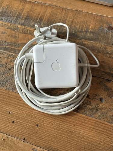 Apple MacBook Pro 13.3" 2015 MF839B/A (128GB, Intel Core i5 5th Gen, 8 GB RAM) - Afbeelding 13 van 18