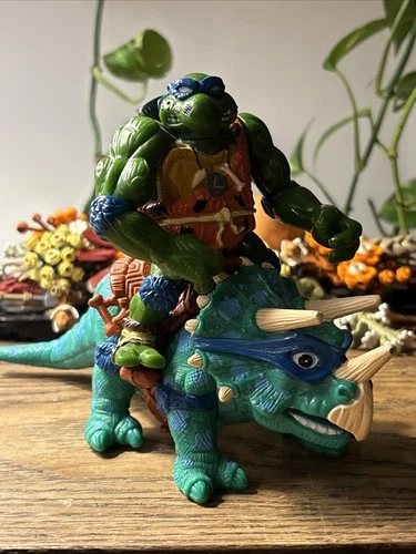 PlaymatesToys TMCT Cave Turtles Leo Action Figure with Triceratops Loose